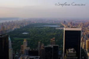 Vista panoramica di Central Park e skyline di New York al tramonto