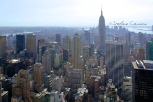 Vista panoramica dello skyline di New York con l'Empire State Building in evidenza